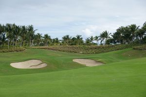 Puntacana (Corales) 15th Right Green